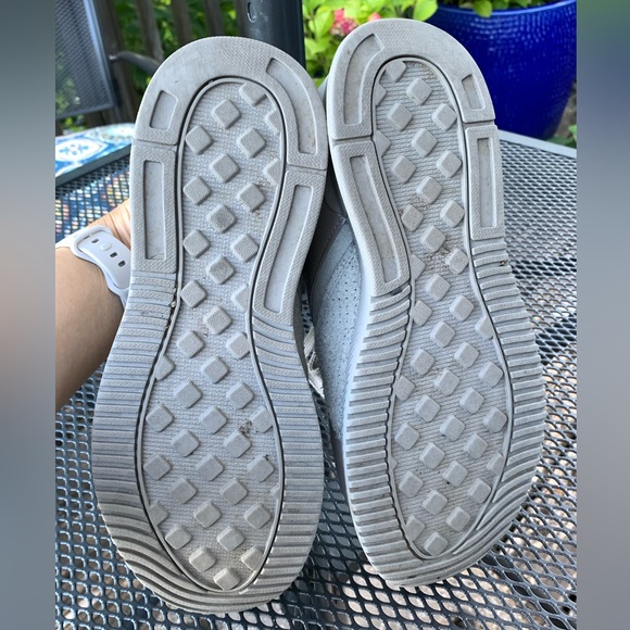 Everlane Tread Trainer Sneakers, women’s Size 9 (9.5 on label, they run small) - Picture 5 of 5